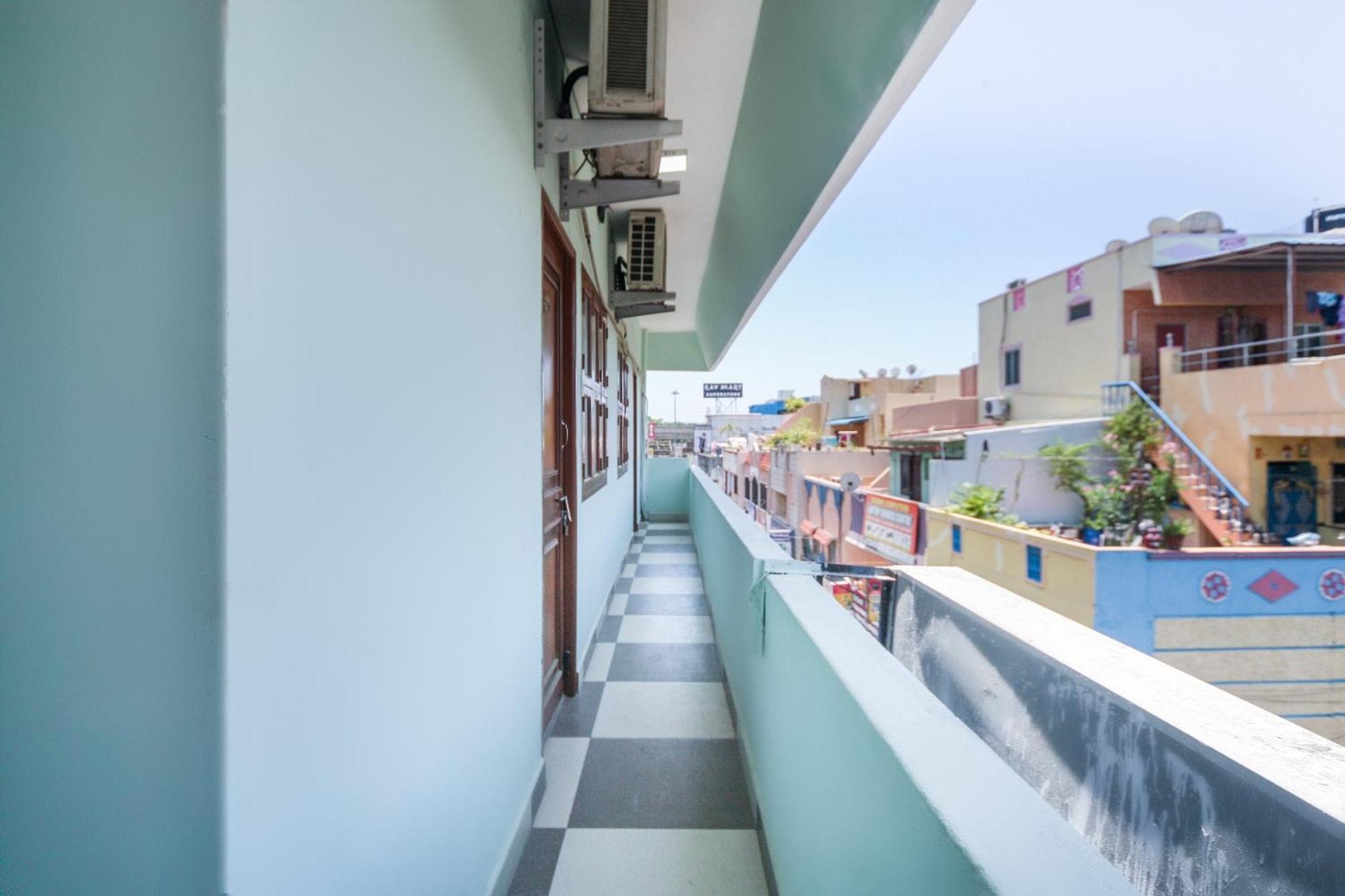 Oyo Modern Guest House Chennai Ngoại thất bức ảnh
